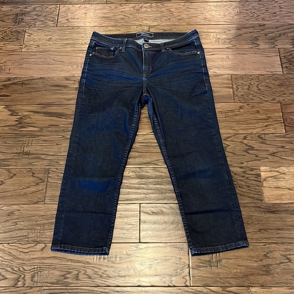 Tommy Bahama Crop Mid Rise Size 12 - Picture 1 of 16